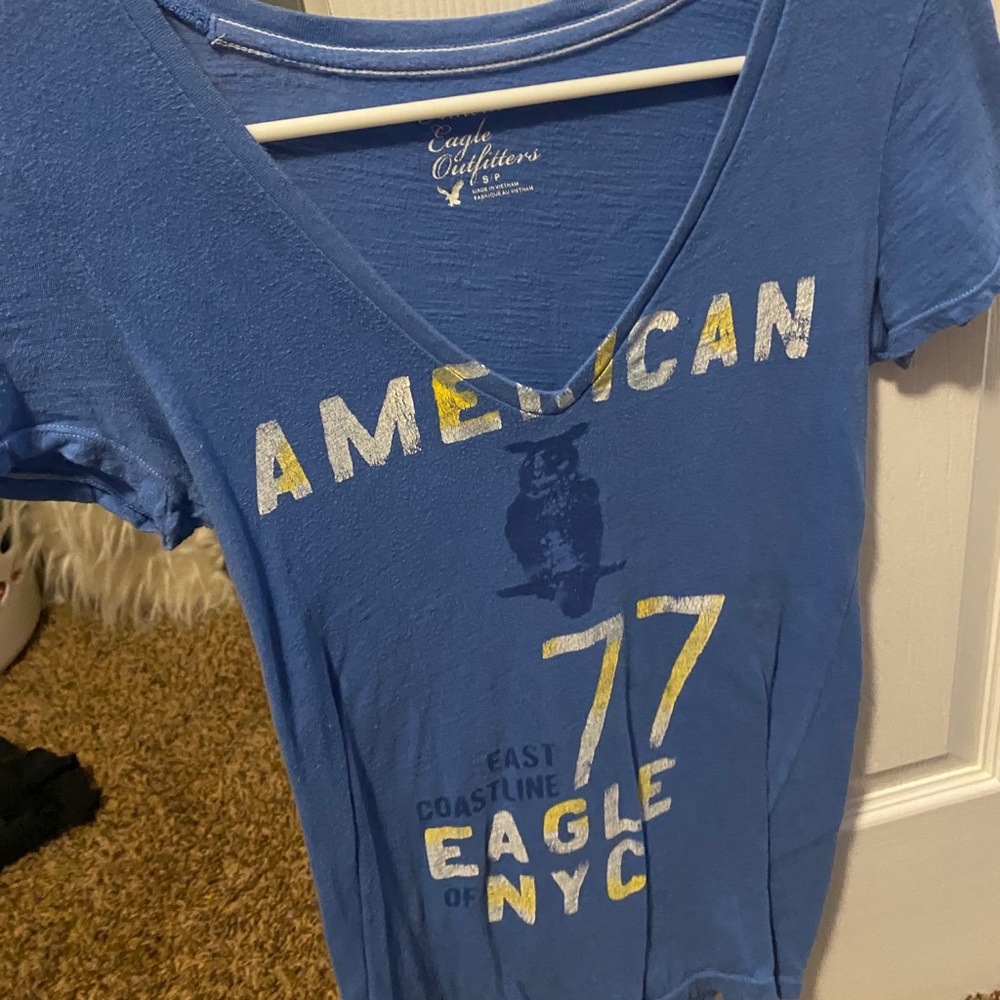 American eagle v neck shirt